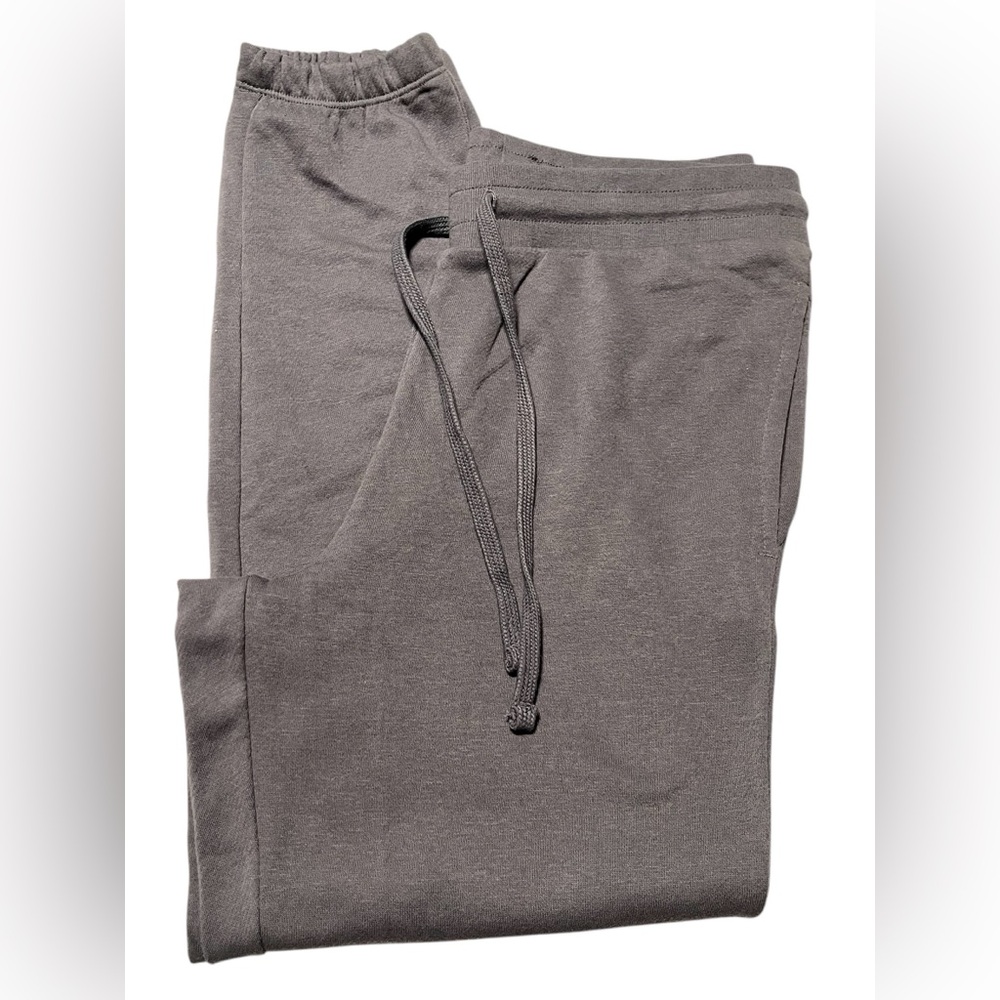 New dark gray sweatpants with pockets - Picture 2 of 3